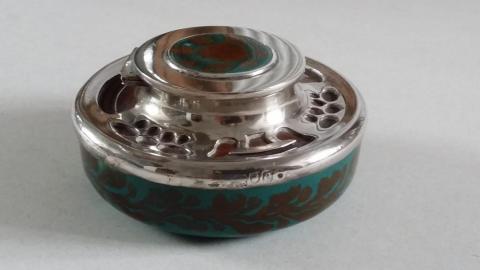 Ink pot 1900, makers unknown